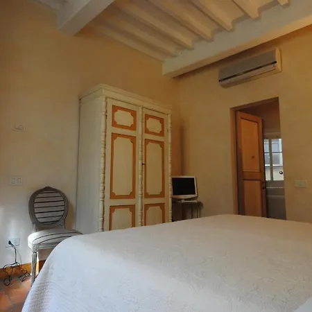Le Gelosie Guest house Cortona